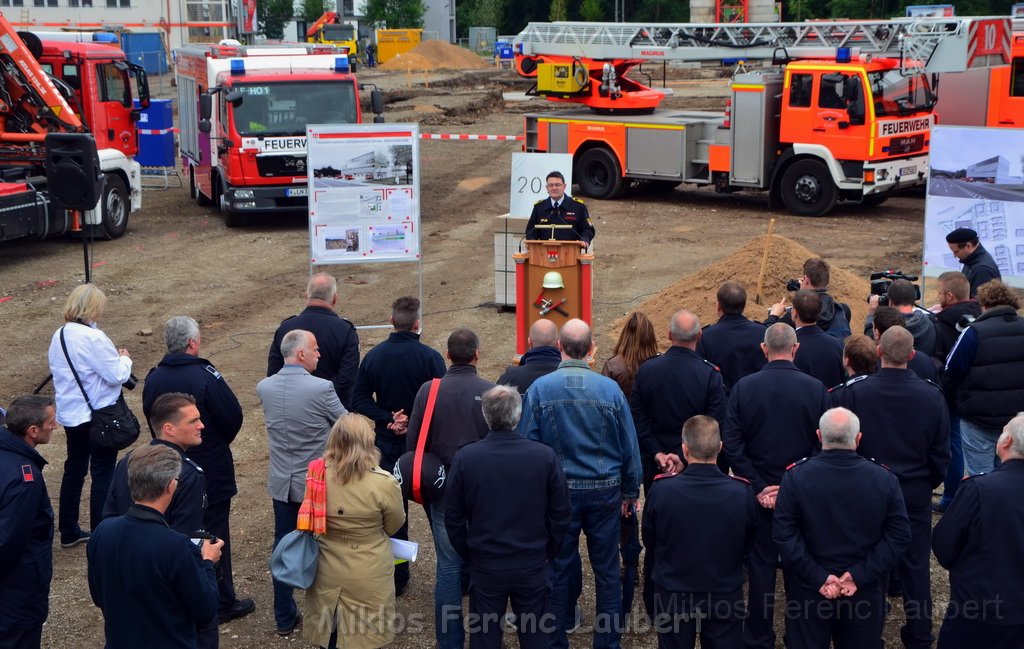Erster Spatenstich Neues Feuerwehrzentrum Koeln Kalk Gummersbacherstr P073.JPG - Miklos Laubert